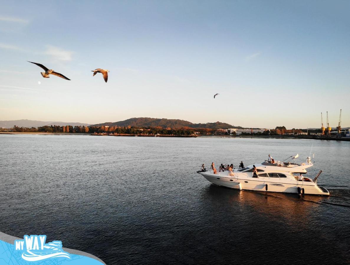 Barco No Coracao Da Cidade - Iate De 5 Estrelas Viana do Castelo Esterno foto