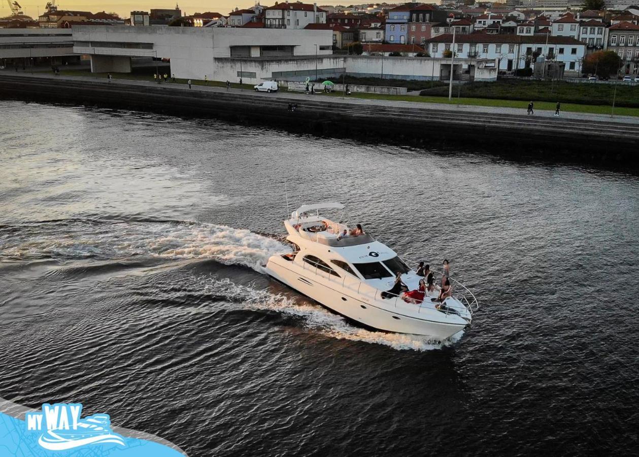 Barco No Coracao Da Cidade - Iate De 5 Estrelas Viana do Castelo Esterno foto